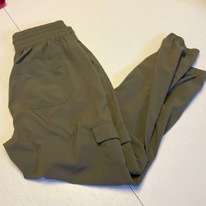Old Navy stretched cargo pants